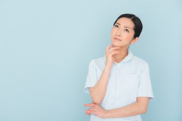 不穏とは？ せん妄との違い・原因・対応方法を解説